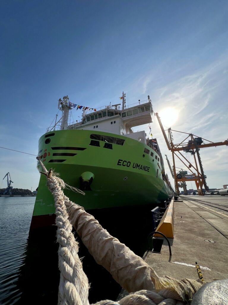 The port of Klaipeda received the Eco Umande ship running on green methanol for the first time.