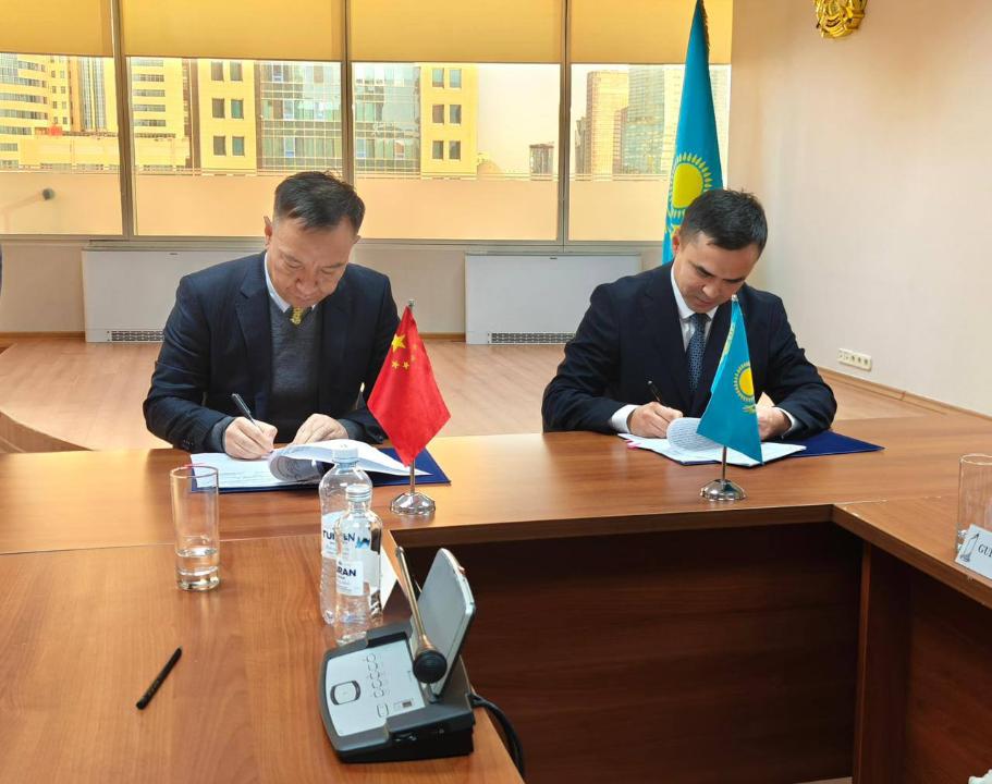 Kazakhstan and China plan to increase cargo transportation along the Trans-Caspian route to 2,000 trains per year.