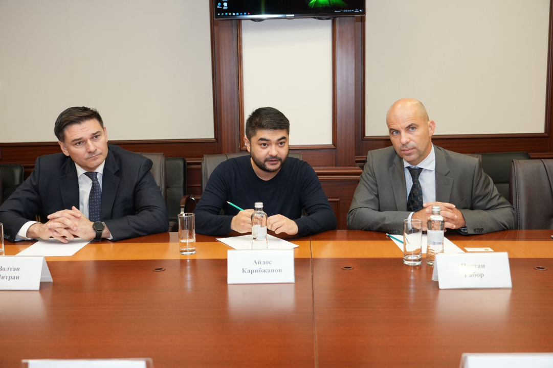 Kazakhstan and Hungary discussed the development of transport projects in Europe.