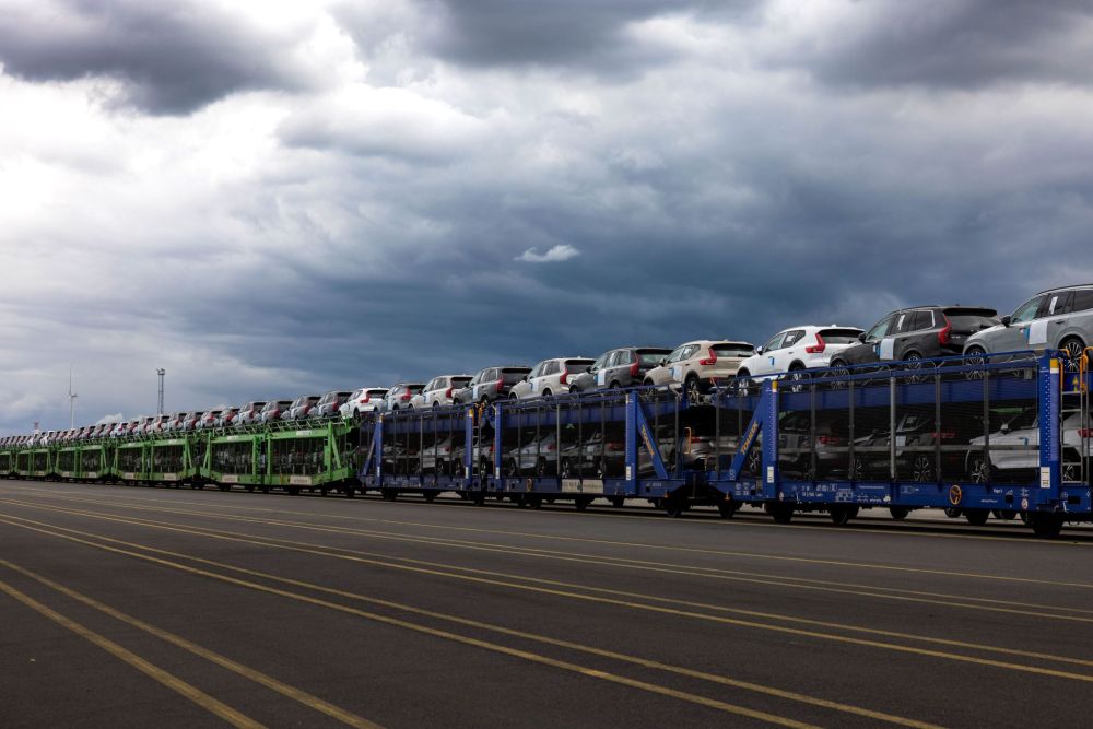 Six renewed 750-metre tracks commissioned at Bundel Mercator rail yard in Ghent.