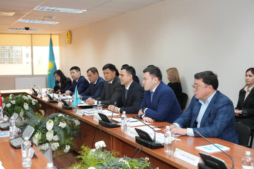 Kazakhstan and China plan to increase cargo transportation along the Trans-Caspian route to 2,000 trains per year.