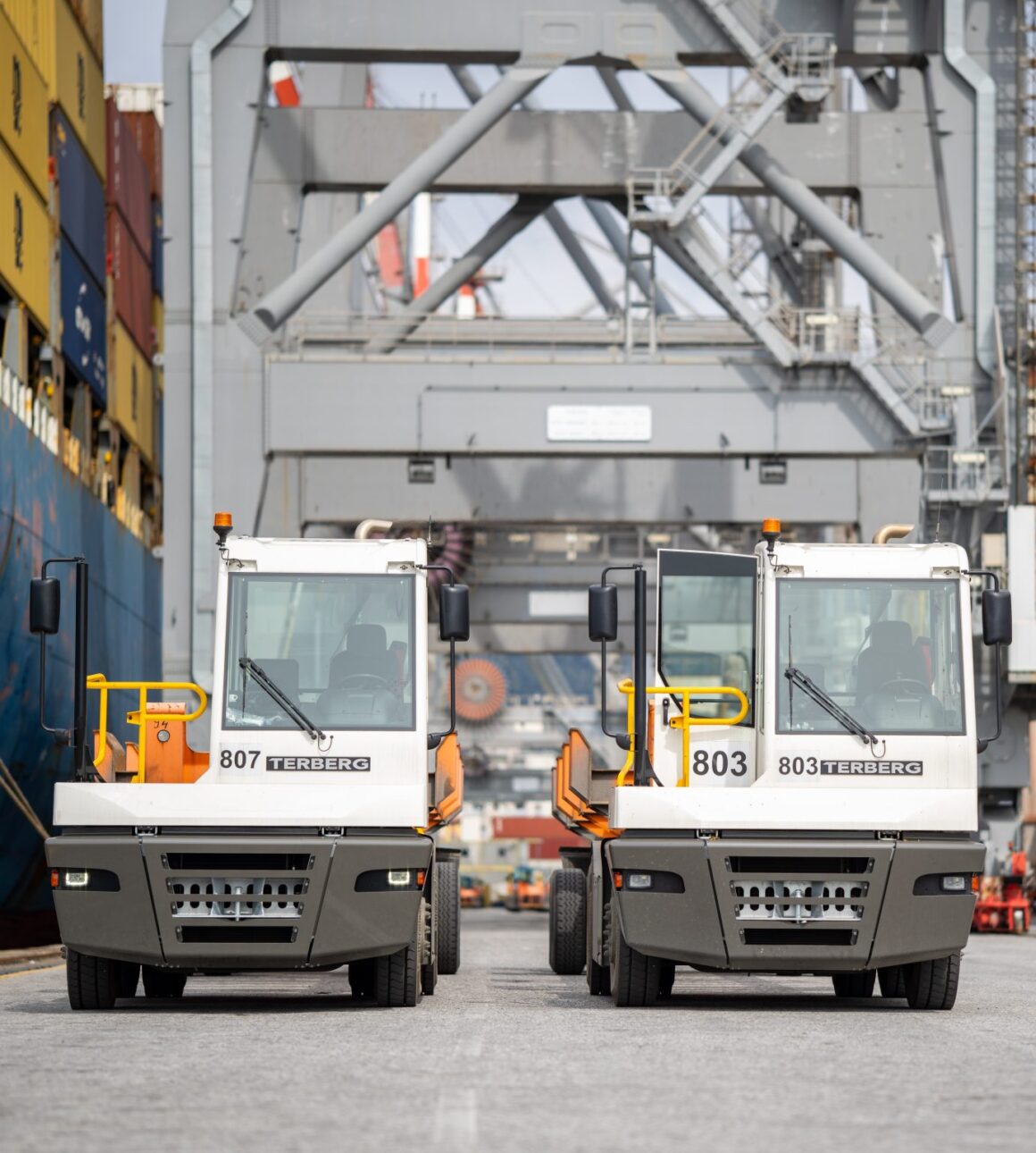 Sea Hannibal renews its fleet at the port of La Spezia: 20 new terminal tractors ordered. Hannibal renews its fleet at the port of La Spezia: 20 new terminal tractors ordered.