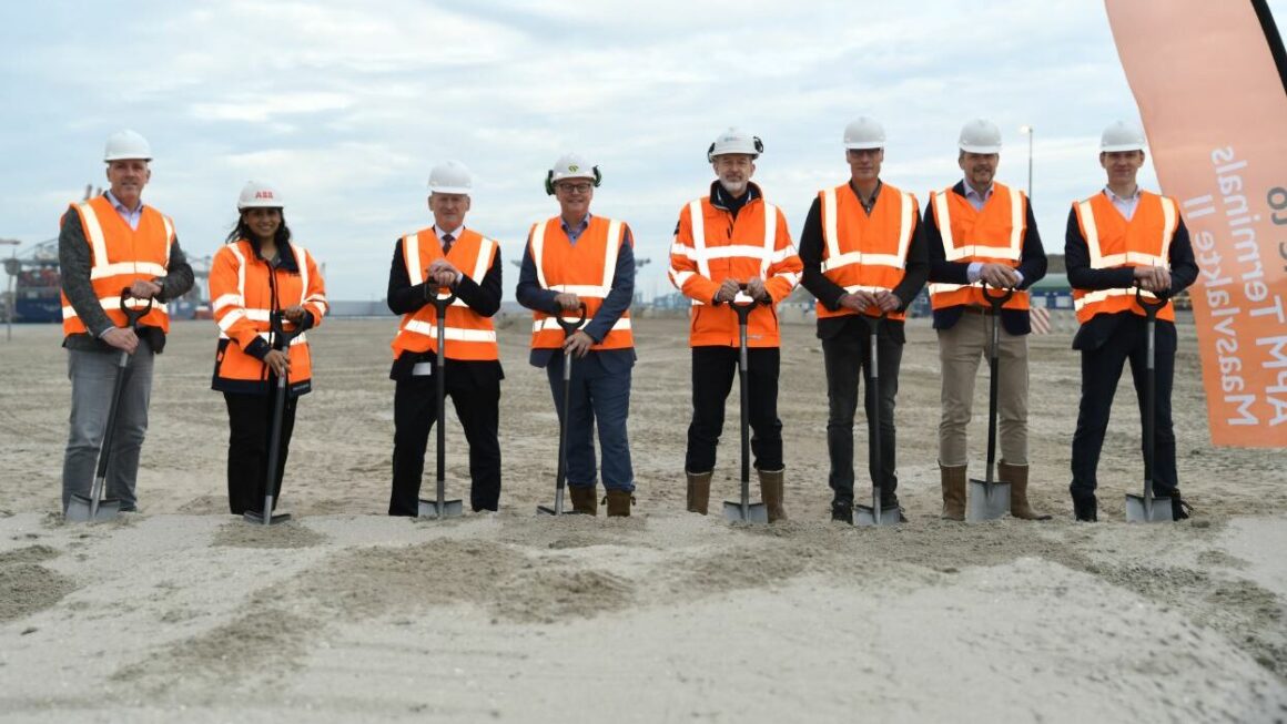 Sea APM Terminals Maasvlakte II begins expansion to double capacity. APM Terminals Maasvlakte II begins expansion to double capacity.
