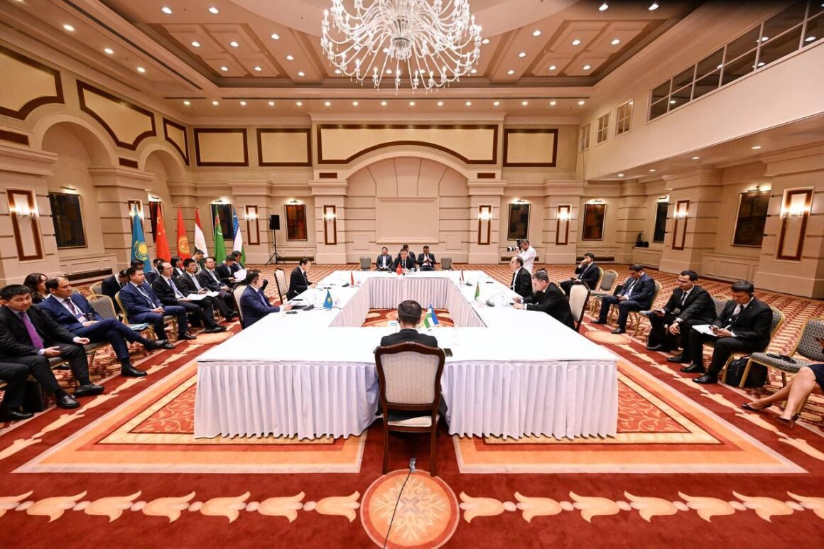 Intermodal Kazakhstan strengthens transport cooperation with China and Central Asian countries. Kazakhstan strengthens transport cooperation with China and Central Asian countries.