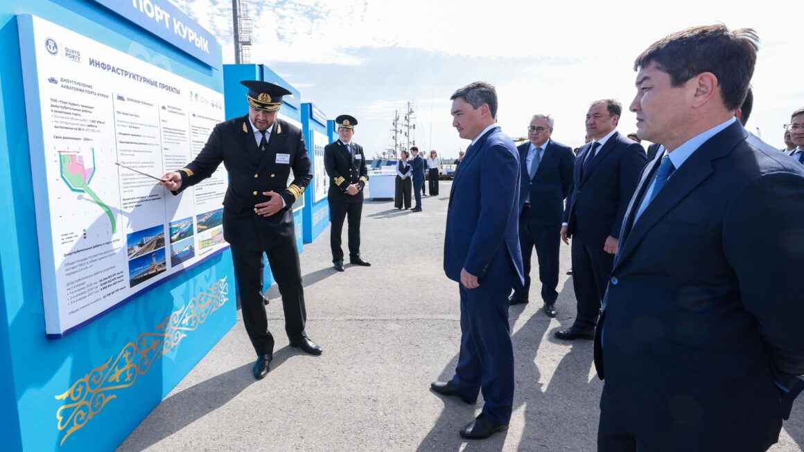 Prime Minister Olzhas Bektenov visited the ports of Aktau and Kuryk.