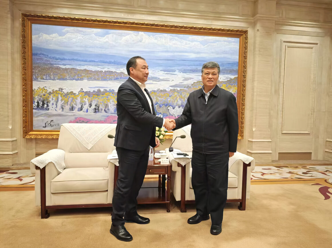 Intermodal China to invest 1 billion yuan in logistics hub in Kazakhstan. China to invest 1 billion yuan in logistics hub in Kazakhstan.