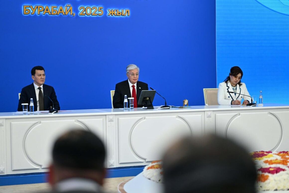 Tokayev announced large-scale transport projects in Kazakhstan.
