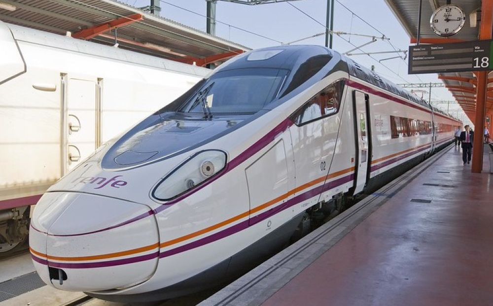 Europe Spain: High-speed rail competition leads to lower fares, freight rail report lack of competitiveness. Spain: High-speed rail competition leads to lower fares, freight rail report lack of competitiveness.