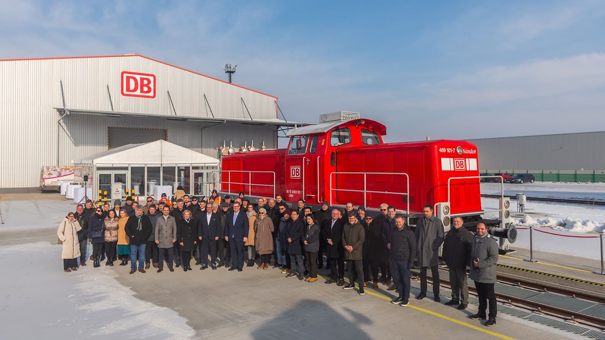 header_en_db-cargo-ungarn-eroeffnung-gyoer