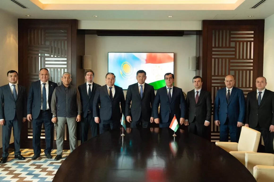 Central Asia Kazakhstan Temir Zholy and Tajikistan Railways are strengthening cooperation and increasing transportation. Kazakhstan Temir Zholy and Tajikistan Railways are strengthening cooperation and increasing transportation.