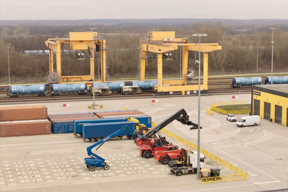 Eastern Hungary gains Maersk dry port link.