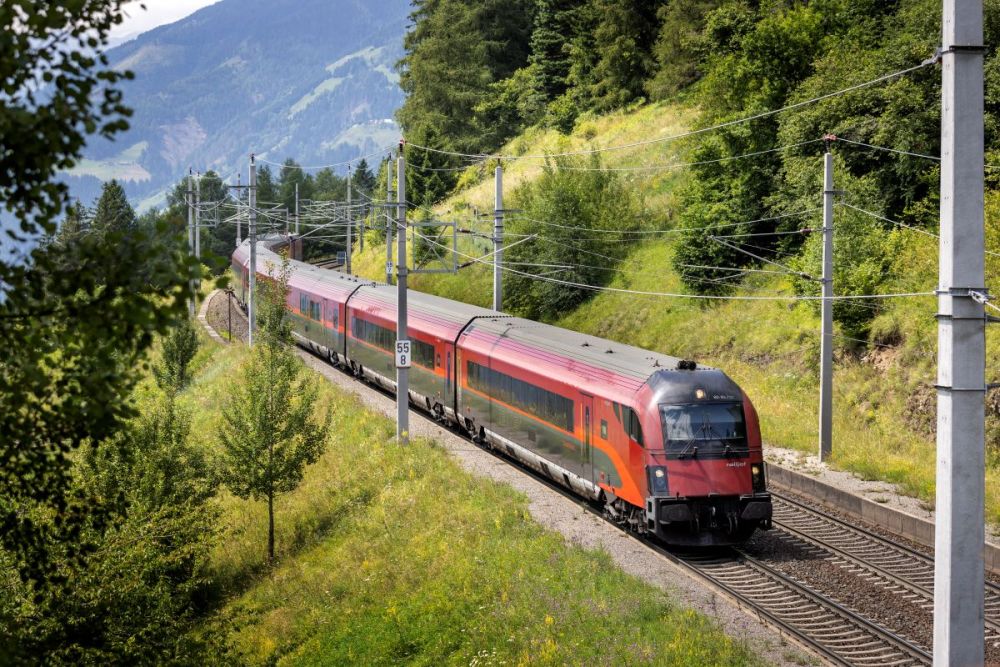 ÖBB 2025 results: Freight loss widens, group EBT down 40%.