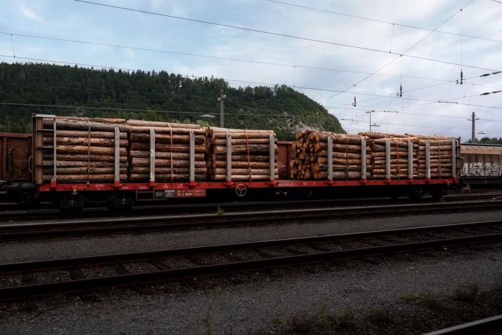ÖBB 2025 results: Freight loss widens, group EBT down 40%.