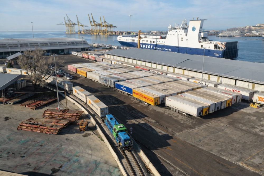 Europe HHLA PLT Italy starts Trieste–Cervignano rail shuttle. HHLA PLT Italy starts Trieste–Cervignano rail shuttle.