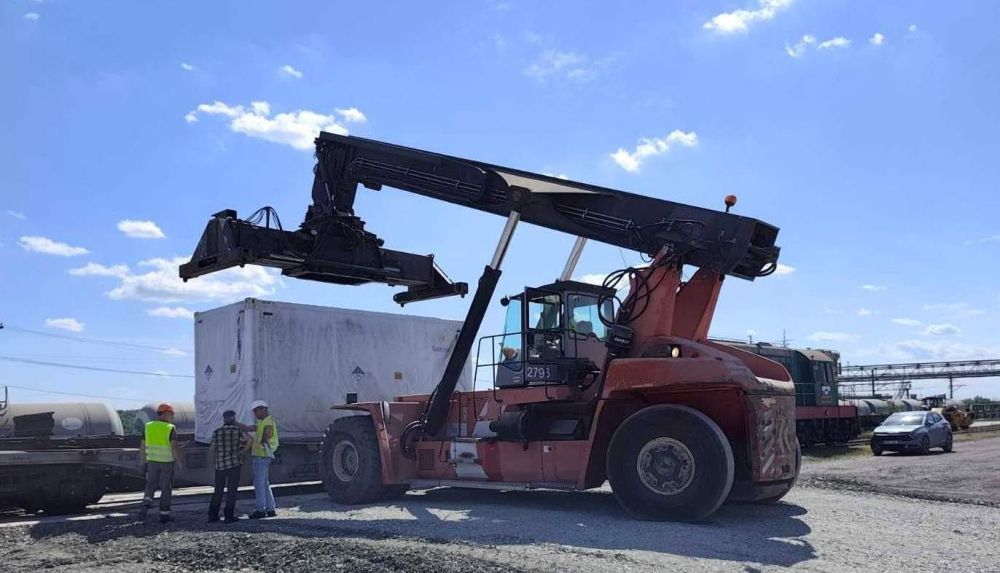 Europe CFM resumes container rail traffic from Romania to Chișinău. CFM resumes container rail traffic from Romania to Chișinău.